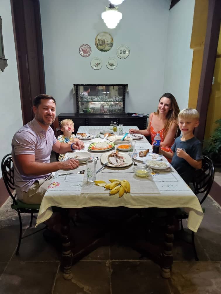 Clientes cenando
